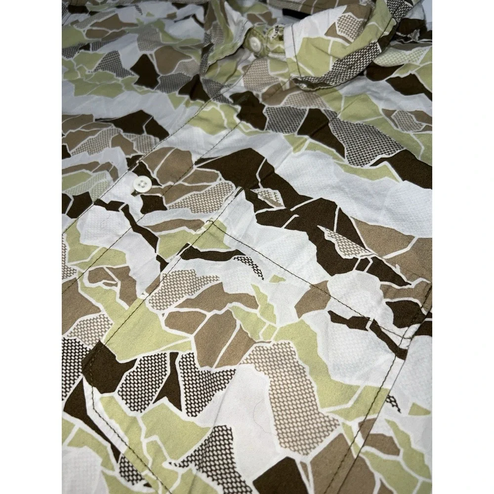 The North Face Mens Camo Mountain Print Short Sleeve Button Up Shirt XXLarge